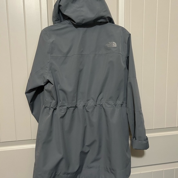 The North Face Women's Charcoal Ski Jacket - Picture 2 of 4